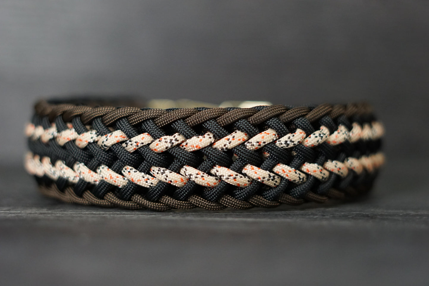 Halsband Frieda ca. 4 cm breit